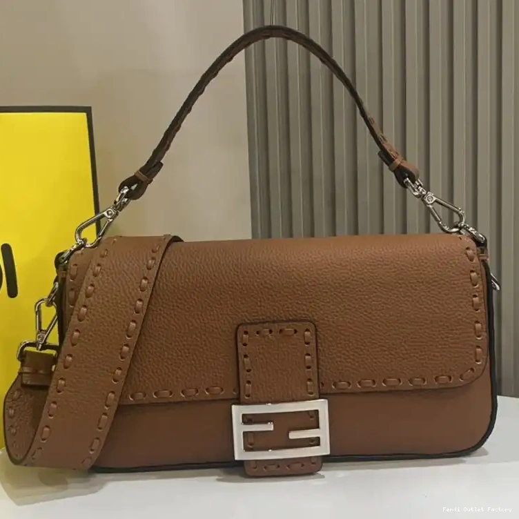 Vintage HOT Leather Baguette Medium In Cuoio Fendi Selleria Romano Brown Bag 0620